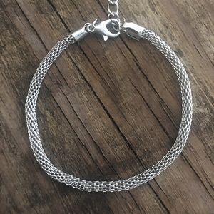 Silver adjustable bracelet